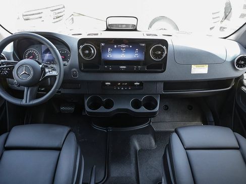 New 2026 Mercedes-Benz Sprinter 2500 image 10