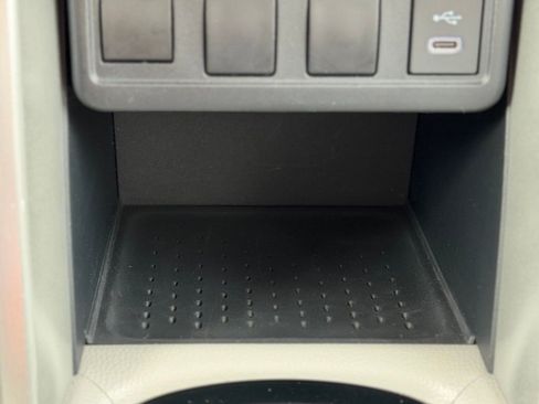 Used 2024 Toyota Corolla Cross L image 15