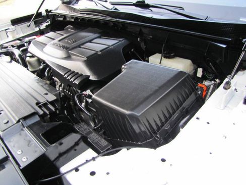 Used 2024 Nissan Titan SV w/ SV Convenience Package AWD/4WD image 38