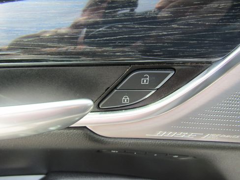 Used 2020 Cadillac XT5 Premium Luxury AWD/4WD image 22