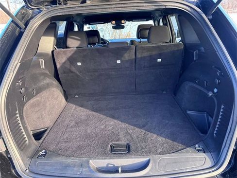 Used 2019 Jeep Grand Cherokee Laredo w/ 18" Wheel & 8.4" Radio Group image 27