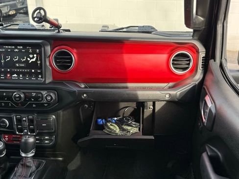 Used 2023 Jeep Gladiator Rubicon w/ Cold Weather Group image 36