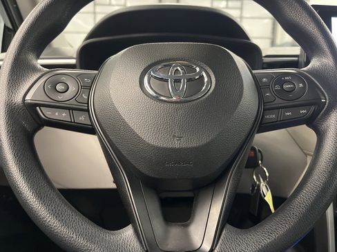 Used 2023 Toyota Corolla Cross L image 15