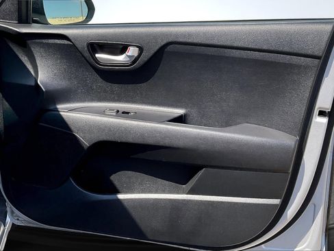 Used 2019 Kia Rio S image 24