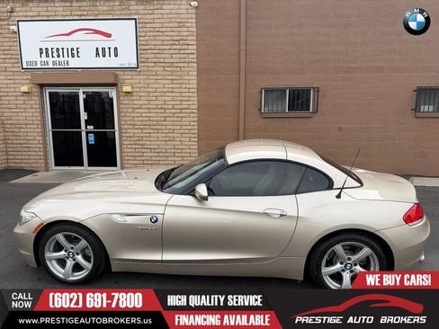 Used 2009 BMW Z4 sDrive30i image 2