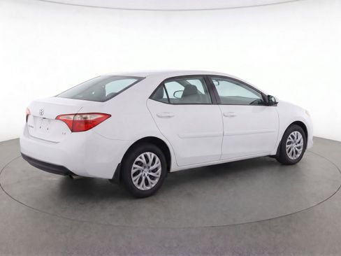 Used 2017 Toyota Corolla LE FWD image 3