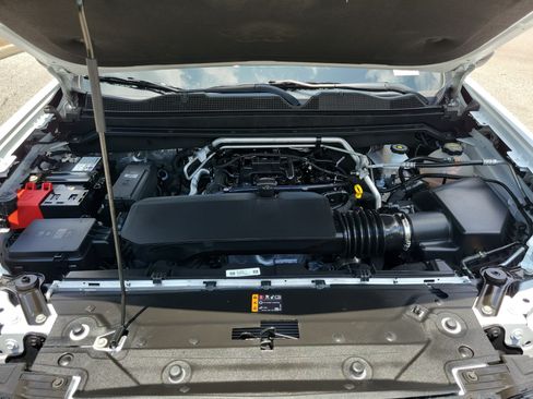 Used 2026 Chevrolet Colorado W/T w/ Advanced Trailering Package AWD/4WD image 32