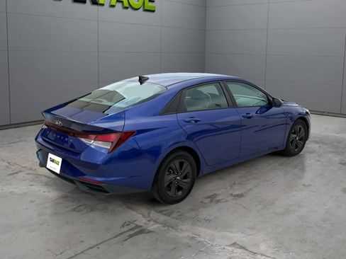 Used 2021 Hyundai Elantra SEL w/ Convenience Package FWD image 13