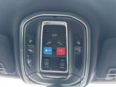 Used 2023 Jeep Grand Cherokee Altitude image 23