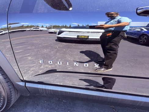 Used 2026 Chevrolet Equinox LT image 37