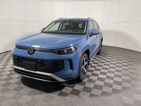 New 2026 Volkswagen Tiguan SE image 4