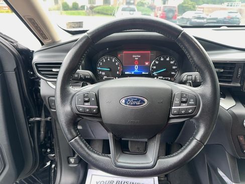 Used 2020 Ford Explorer XLT w/ Equipment Group 202A AWD/4WD image 21