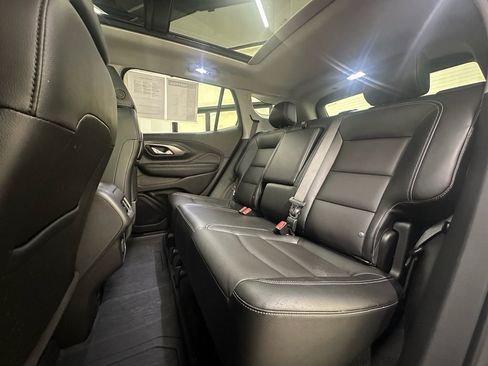 Certified 2023 GMC Terrain SLT w/ Infotainment Package II AWD/4WD image 16