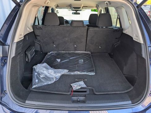 Used 2025 Nissan Rogue SV AWD/4WD image 23