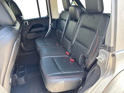 Used 2019 Jeep Wrangler Unlimited Rubicon w/ Advanced Safety Group AWD/4WD image 26
