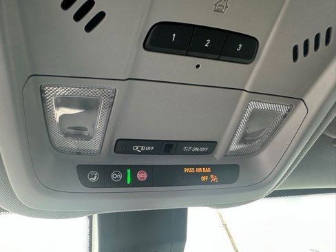 Certified 2024 GMC Terrain SLT image 30