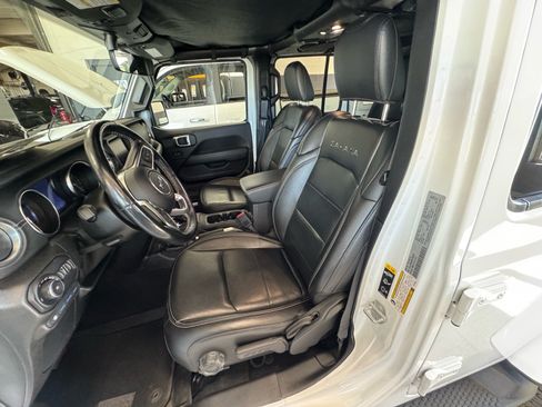 Used 2021 Jeep Wrangler Unlimited Sahara w/ Cold Weather Group AWD/4WD image 18