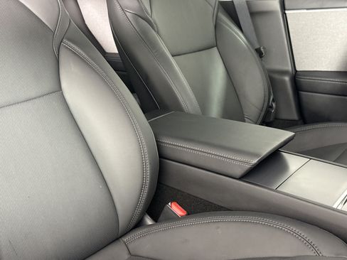 Used 2024 Tesla Model 3 Standard Range RWD image 36