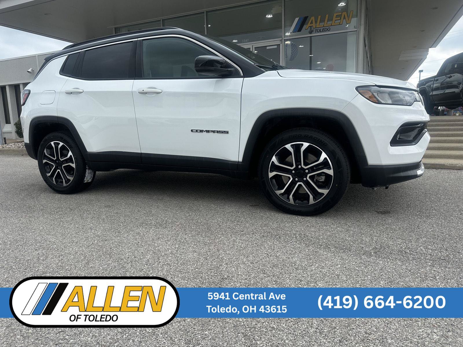 Used 2023 Jeep Compass Limited AWD/4WD image 1