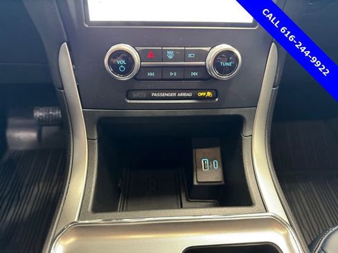 Used 2022 Ford Edge SEL w/ Sport Appearance Package image 5