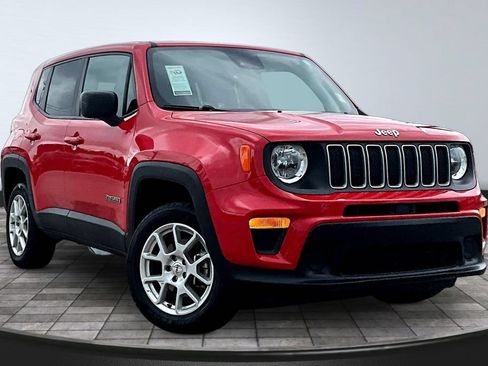 Used 2023 Jeep Renegade Latitude AWD/4WD image 4