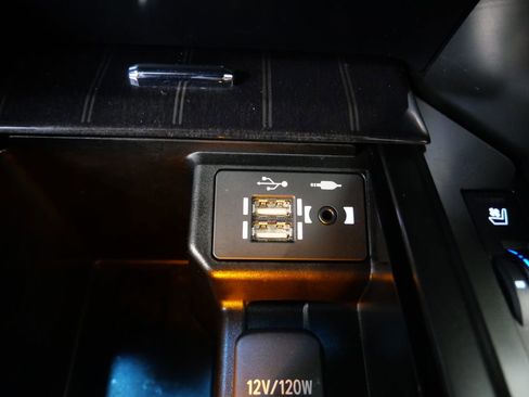 Certified 2023 Lexus GX 460 Luxury w/ Sport Design Package AWD/4WD image 28