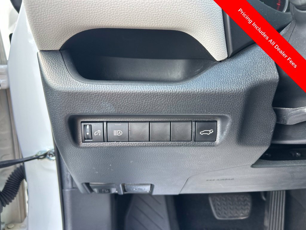 Used 2021 Toyota RAV4 XLE w/ Convenience Package FWD image 7