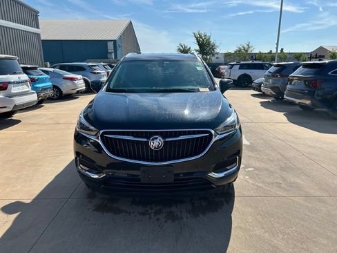 Used 2020 Buick Enclave Essence w/ Sound and Sites Package AWD/4WD image 5
