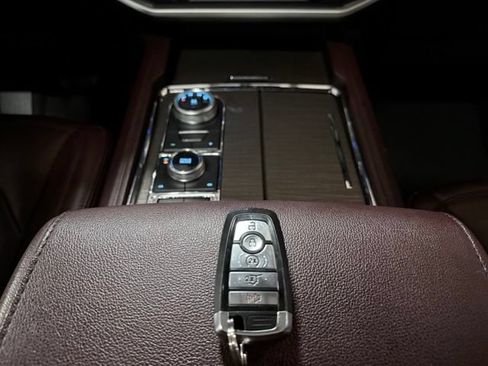 Used 2024 Ford Expedition Limited AWD/4WD image 33