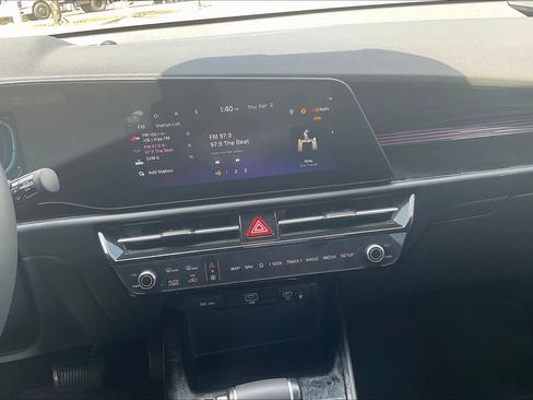 Certified 2024 Kia Niro EX FWD image 15