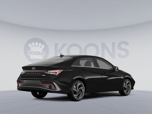 Certified 2025 Hyundai Elantra Limited image 4