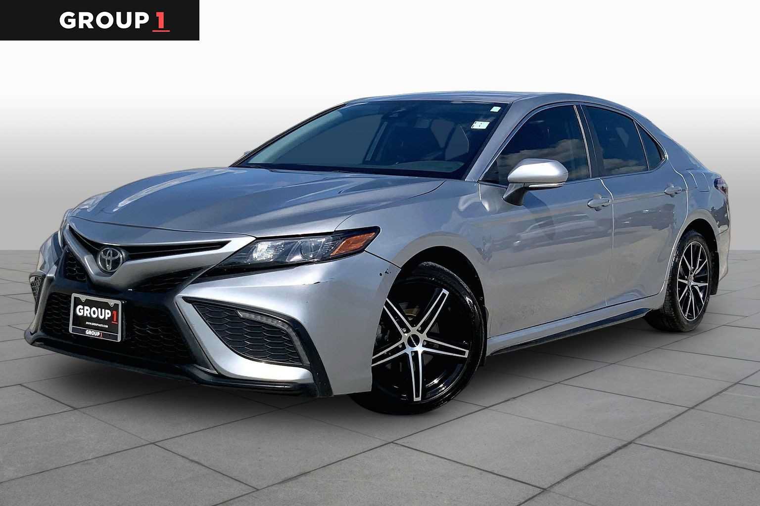 Used 2024 Toyota Camry SE FWD image 1