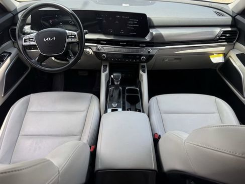 Used 2024 Kia Telluride S w/ S Sunroof Package FWD image 9