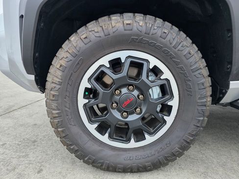 Used 2025 Toyota 4Runner TRD Off-Road Premium image 32