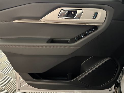New 2026 Ford Explorer Active RWD image 22