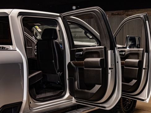 Used 2020 Chevrolet Silverado 3500 LT w/ All Star Edition image 32