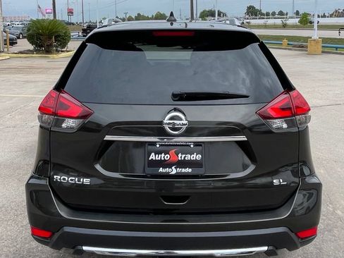Used 2017 Nissan Rogue SL w/ SL Premium Package FWD image 9