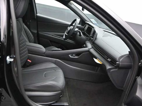 New 2026 Hyundai Elantra SEL Sport FWD image 11