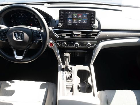 Used 2018 Honda Accord Touring image 20