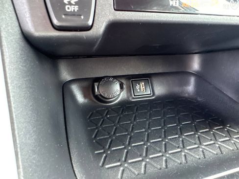Used 2024 Toyota RAV4 XLE FWD image 24