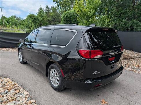 Used 2020 Chrysler Voyager Lxi FWD image 3