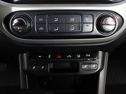 Used 2021 Chevrolet Colorado LT w/ Safety Package RWD image 6