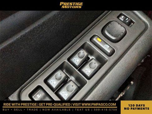 Used 2005 HUMMER H2 SUT w/ Preferred Equipment Group image 34