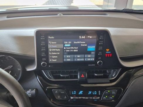 Used 2021 Toyota C-HR LE FWD image 18