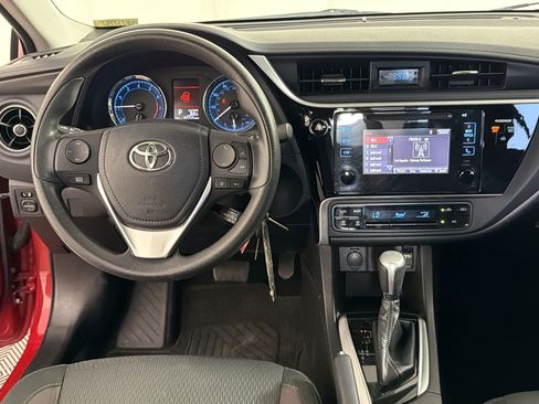 Used 2017 Toyota Corolla LE w/ Carpet Mat Package (TMS) FWD image 26