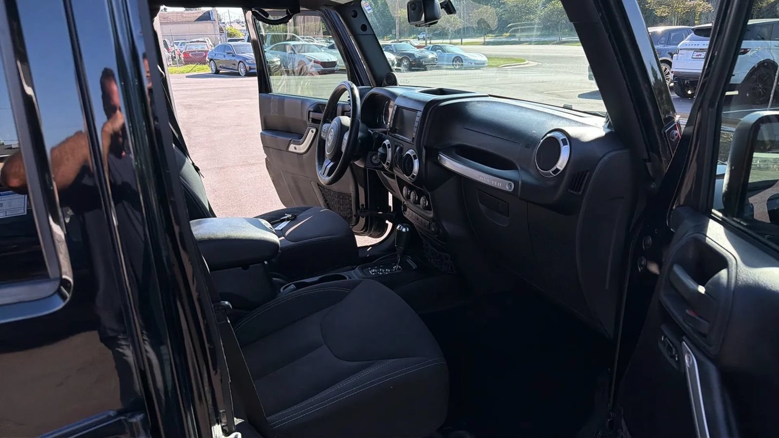 Used 2013 Jeep Wrangler Unlimited Sahara w/ Dual Top Group AWD/4WD image 14