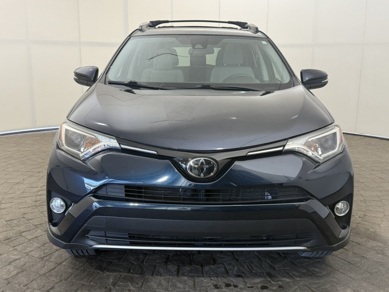 Used 2018 Toyota RAV4 XLE w/ Plus Extra Value Package AWD/4WD image 2