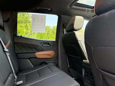 Used 2023 GMC Canyon AT4 w/ AT4 Premium Package AWD/4WD image 17