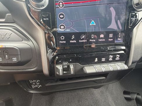 Used 2026 RAM 2500 Big Horn AWD/4WD image 33