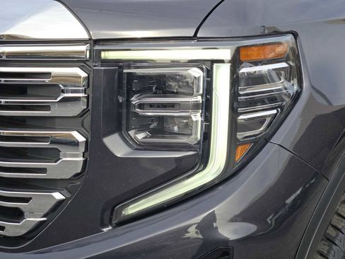 Certified 2022 GMC Sierra 1500 Denali image 9